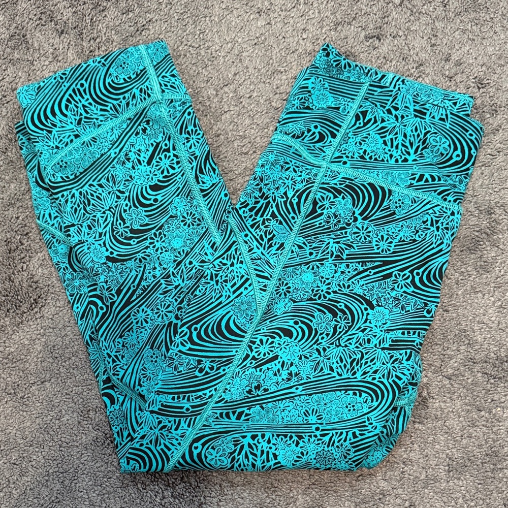 lululemon athletica Teal Patterned Wunder Train High Rise Crop Leggings